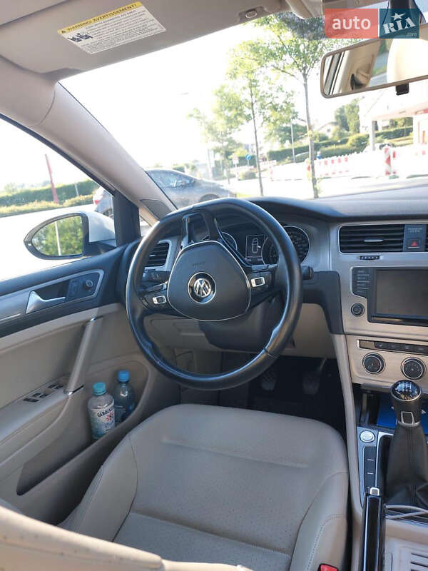 Универсал Volkswagen Golf 2015 в Львове