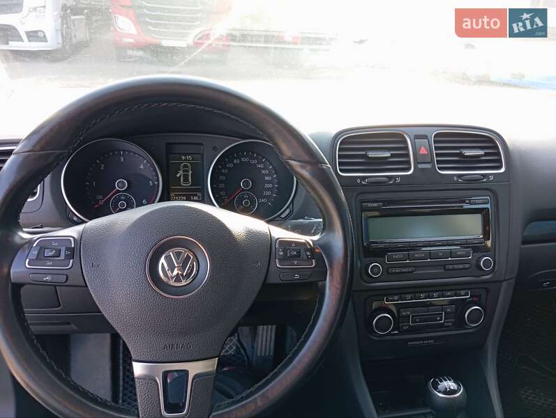 Универсал Volkswagen Golf 2011 в Виннице