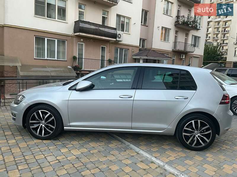 Хэтчбек Volkswagen Golf 2014 в Одессе