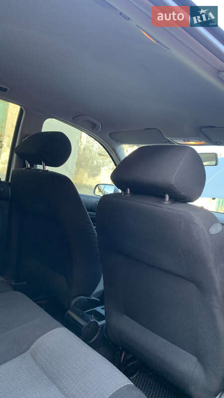 Хетчбек Volkswagen Golf 2003 в Зміїві