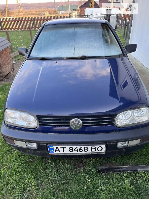 Хэтчбек Volkswagen Golf 1995 в Калуше