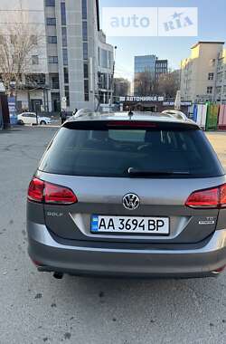 Универсал Volkswagen Golf 2015 в Киеве