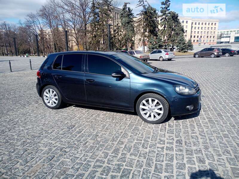 Хетчбек Volkswagen Golf 2009 в Харкові