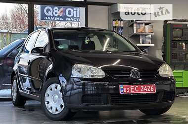 Хетчбек Volkswagen Golf 2004 в Переяславі