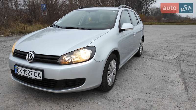 Универсал Volkswagen Golf 2011 в 