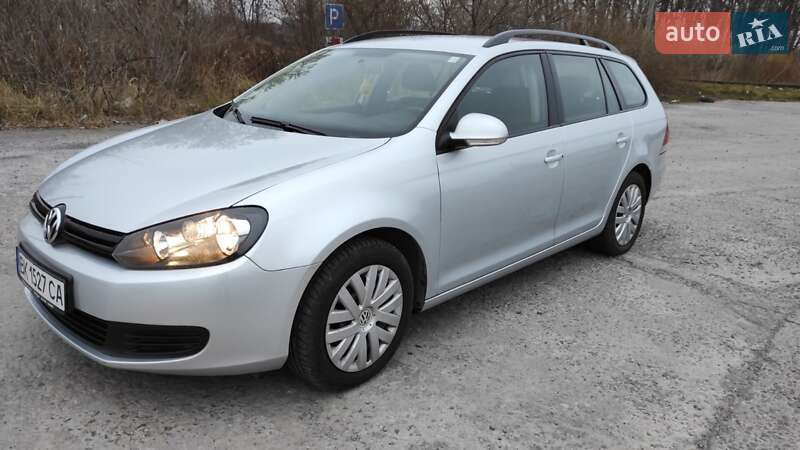 Универсал Volkswagen Golf 2011 в Ровно