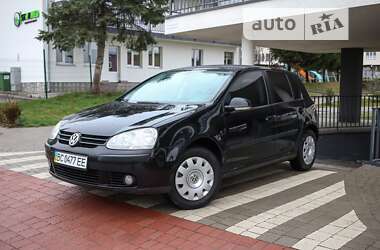 Хэтчбек Volkswagen Golf 2004 в Львове