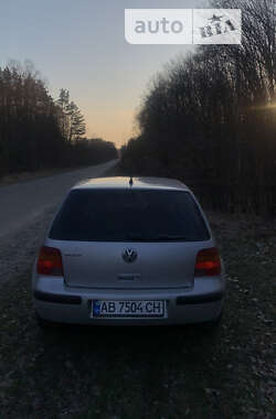 Хэтчбек Volkswagen Golf 2003 в Литине