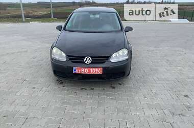 Хэтчбек Volkswagen Golf 2004 в Горохове