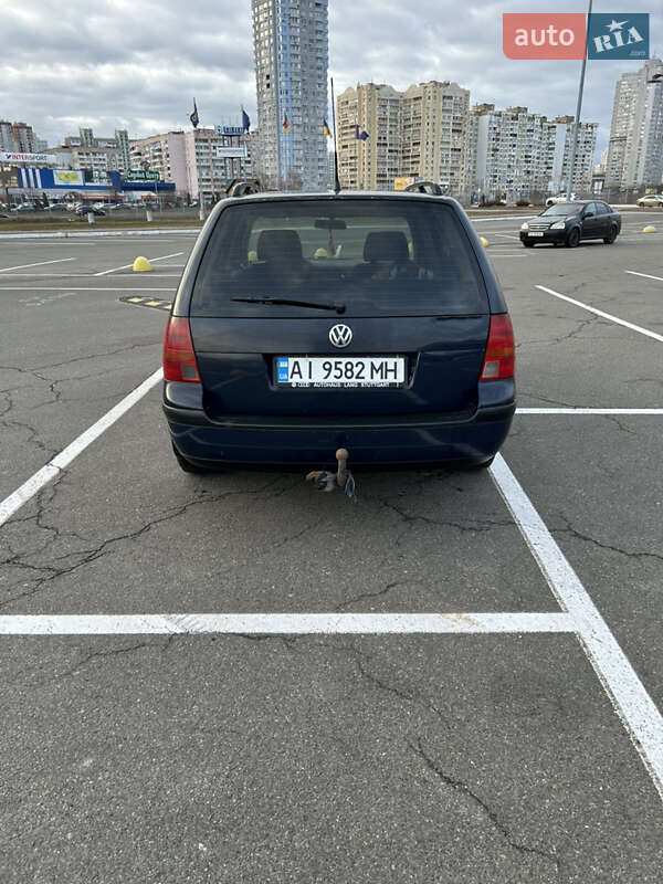 Универсал Volkswagen Golf 2000 в Киеве
