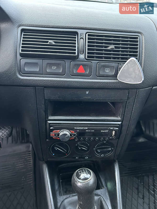 Универсал Volkswagen Golf 2000 в Киеве