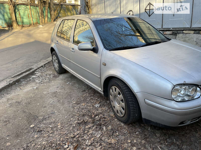 Хэтчбек Volkswagen Golf 1999 в Киеве