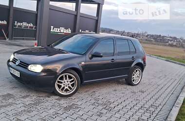 Хэтчбек Volkswagen Golf 1999 в Шумске