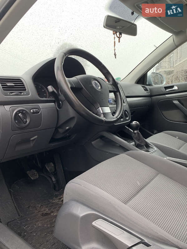 Универсал Volkswagen Golf 2009 в Ивано-Франковске