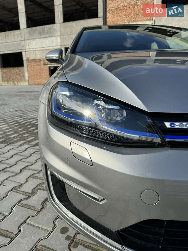 Хэтчбек Volkswagen Golf 2017 в Тернополе