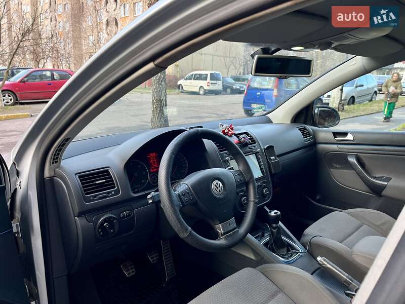 Хетчбек Volkswagen Golf 2008 в Рівному
