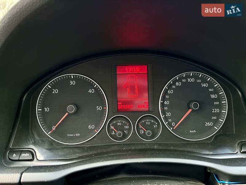 Хетчбек Volkswagen Golf 2008 в Рівному