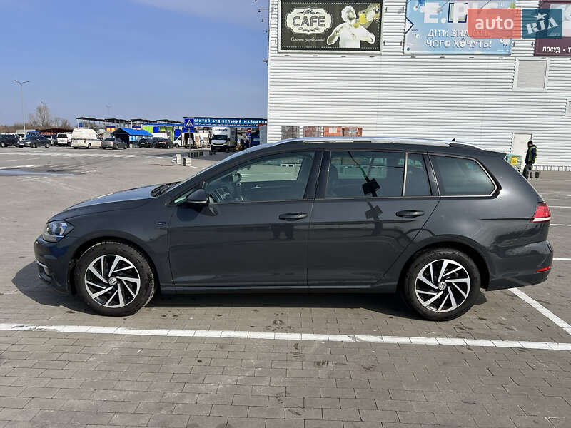 Универсал Volkswagen Golf 2018 в Киеве