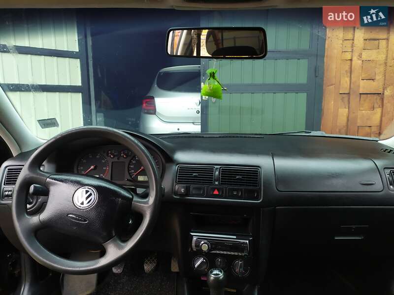 Хэтчбек Volkswagen Golf 1998 в Вижнице