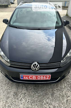 Универсал Volkswagen Golf 2010 в Сваляве