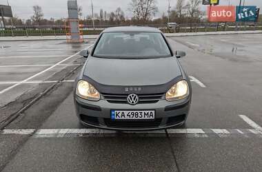Хэтчбек Volkswagen Golf 2004 в Киеве