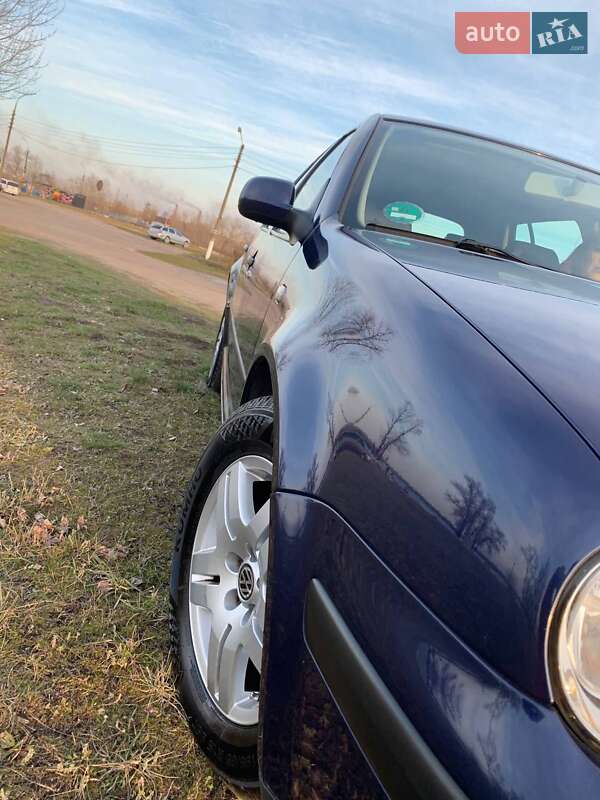 Хетчбек Volkswagen Golf 2000 в Кам'янському