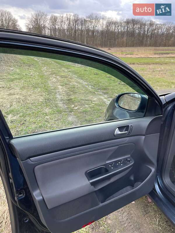 Универсал Volkswagen Golf 2008 в Овруче