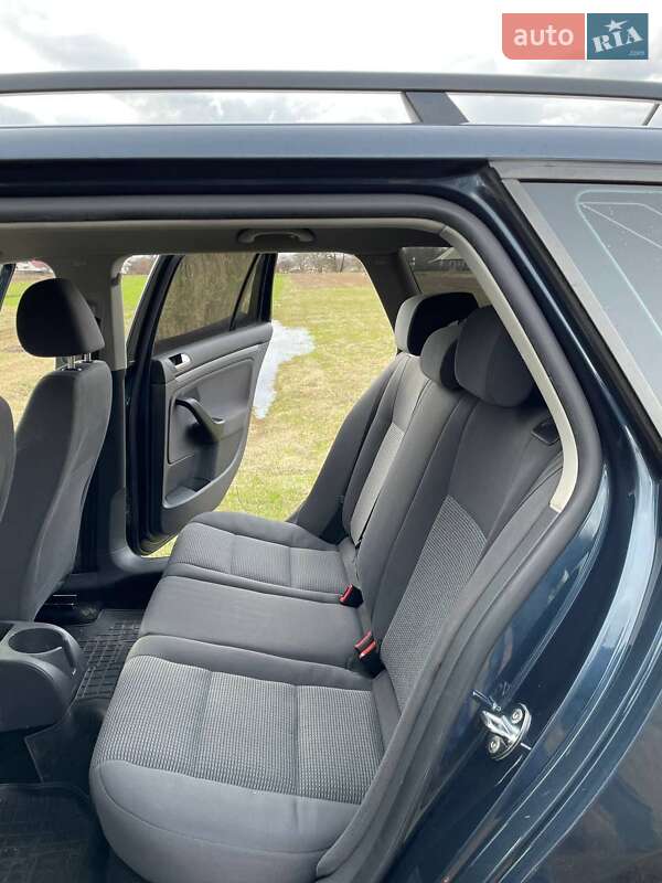 Универсал Volkswagen Golf 2008 в Овруче