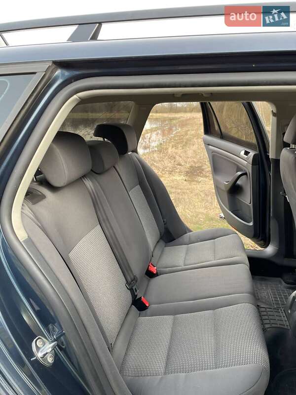 Универсал Volkswagen Golf 2008 в Овруче