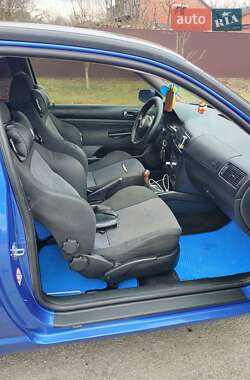 Хэтчбек Volkswagen Golf 1998 в Киеве