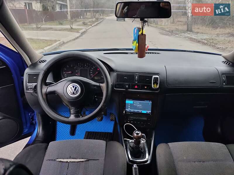 Хэтчбек Volkswagen Golf 1998 в Киеве