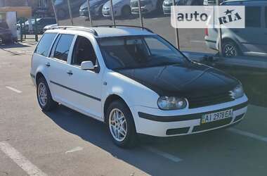 Универсал Volkswagen Golf 2000 в Киеве