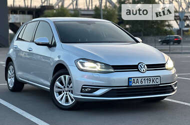 Хэтчбек Volkswagen Golf 2019 в Киеве