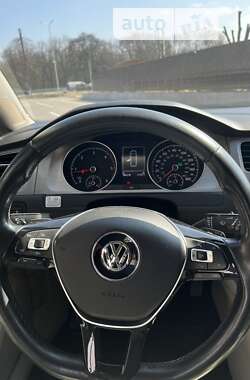 Універсал Volkswagen Golf 2015 в Дніпрі