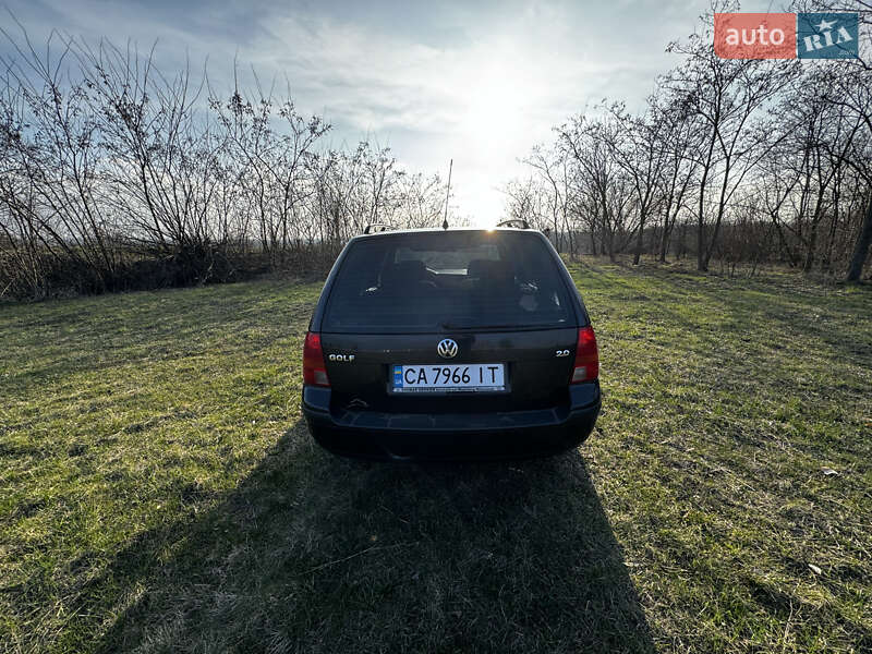 Универсал Volkswagen Golf 2000 в Киеве