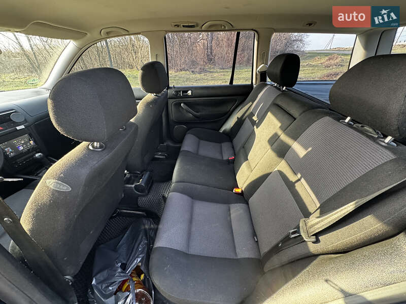 Универсал Volkswagen Golf 2000 в Киеве