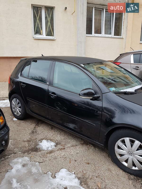 Універсал Volkswagen Golf 2004 в Житомирі