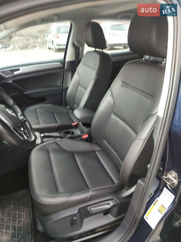 Хэтчбек Volkswagen Golf 2015 в Виннице