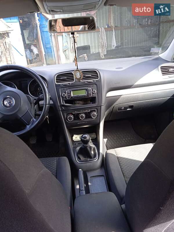 Універсал Volkswagen Golf 2010 в Коростені