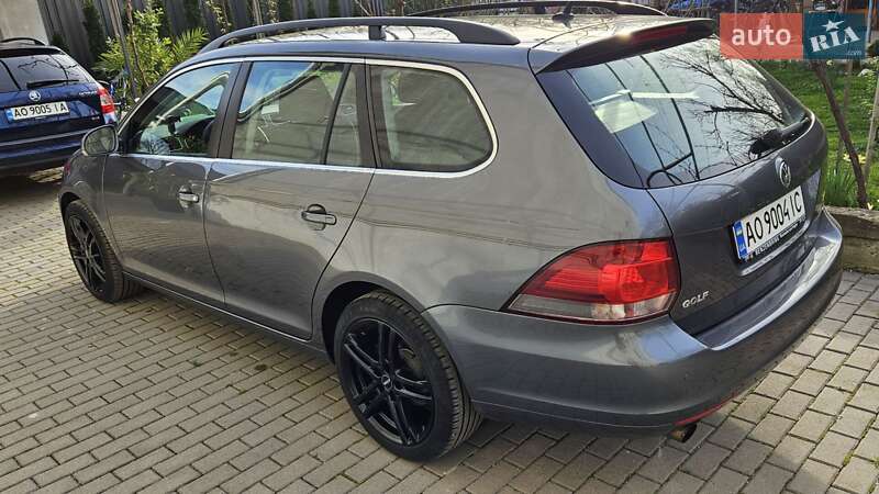 Универсал Volkswagen Golf 2010 в Иршаве