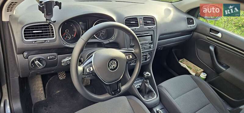 Универсал Volkswagen Golf 2010 в Иршаве