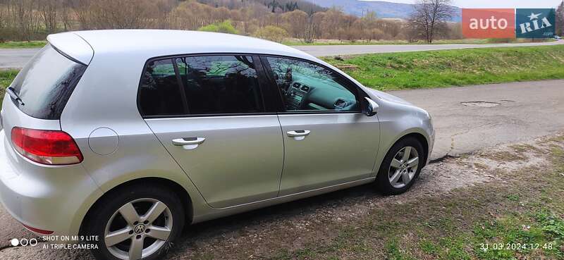 Хэтчбек Volkswagen Golf 2010 в Львове