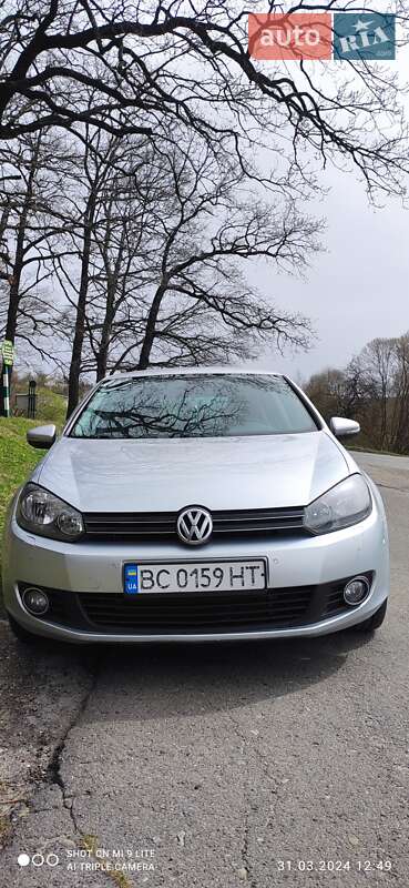 Хэтчбек Volkswagen Golf 2010 в Львове