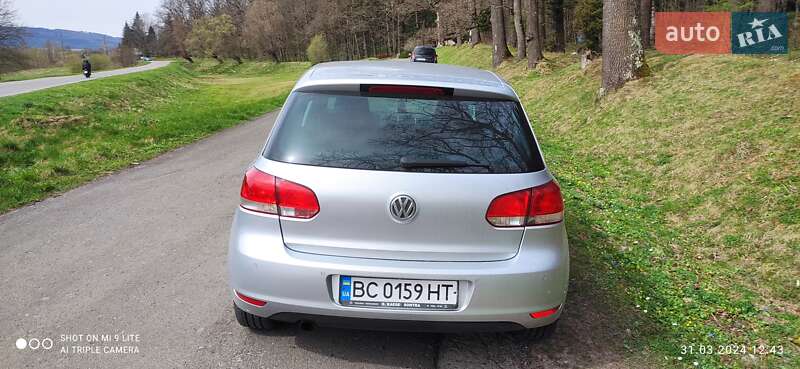 Хэтчбек Volkswagen Golf 2010 в Львове
