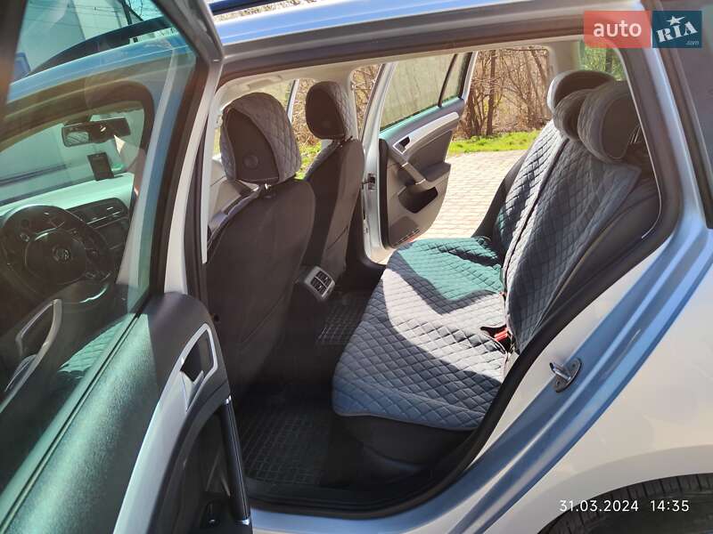 Универсал Volkswagen Golf 2014 в Сокирянах