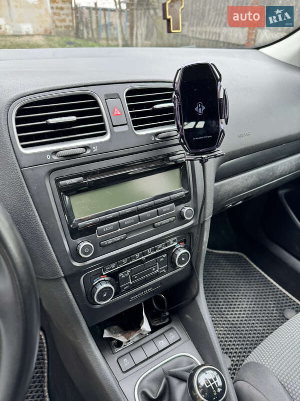 Универсал Volkswagen Golf 2009 в Вараше