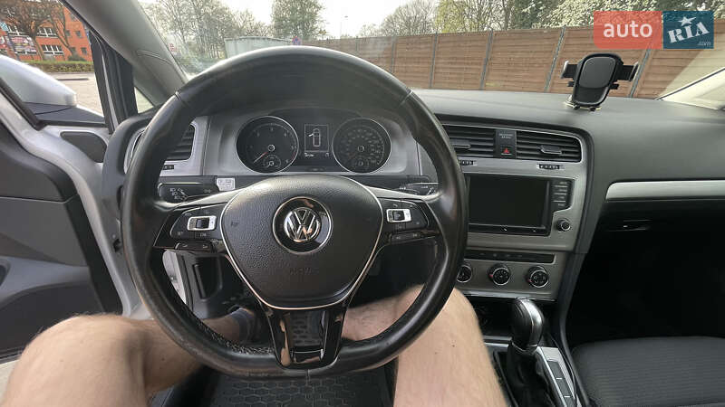 Універсал Volkswagen Golf 2015 в Львові