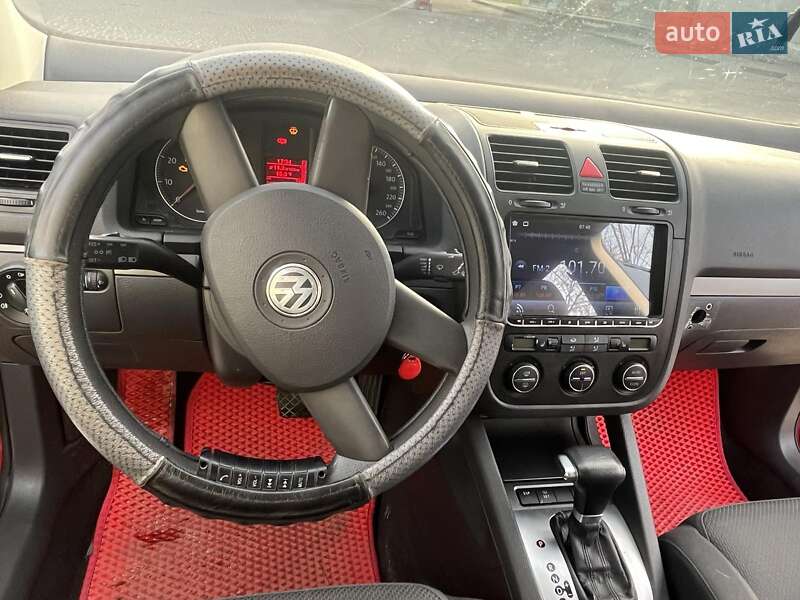 Хэтчбек Volkswagen Golf 2004 в Львове