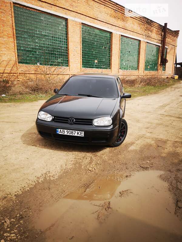 Хэтчбек Volkswagen Golf 2000 в Баре