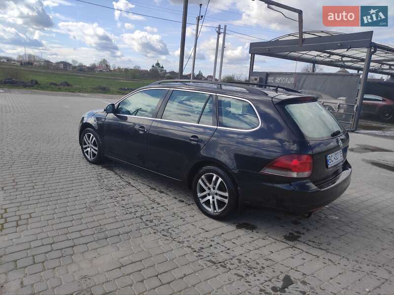 Універсал Volkswagen Golf 2010 в Самборі